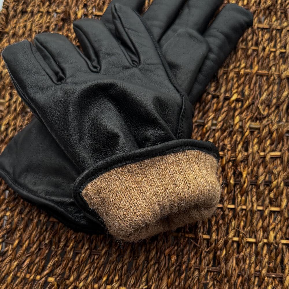 Alpaca Lined Leather Gloves in black. Lining view.