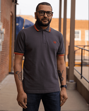 Fred Perry M12 Polo Gunmetal Cyber Red Cyber Orange
